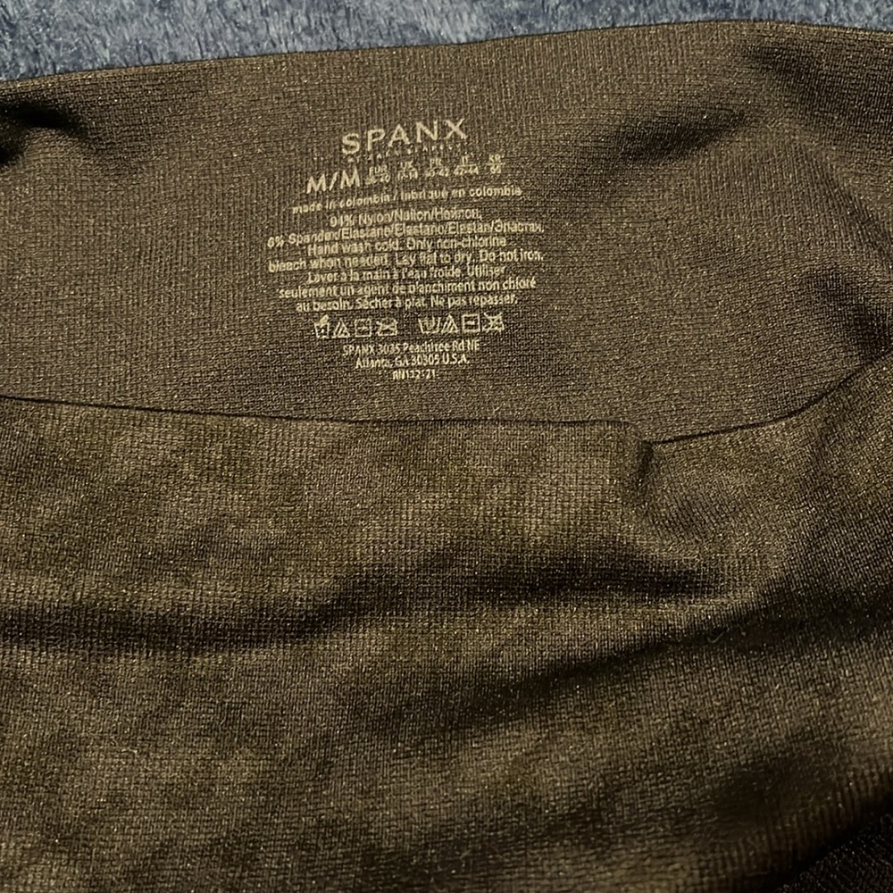 Spanx Look At Me Now Patterned Cropped Leggings - Picture 7 of 7
